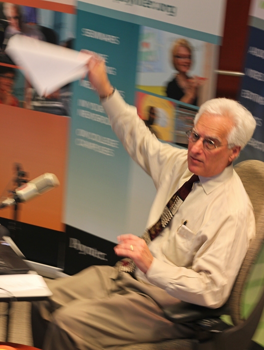 Howard Finberg at the 100th Poynter NewsU webinar, 2011